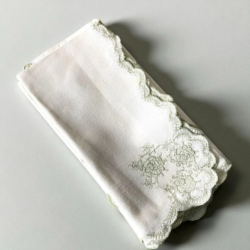 Simply Shabby Chic Rachel Ashwell Embroidered Cotton Linen Napkins Four 19”